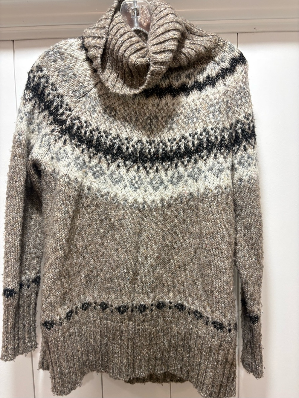 Tuckernuck Taupe and Cream Fair Isle Turtleneck Sweater size small wool blend